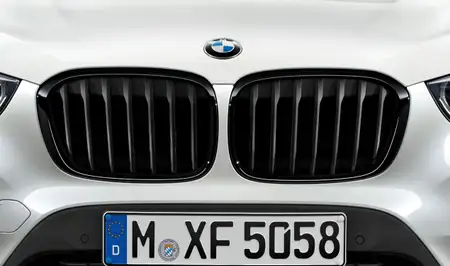 ORIGINAL BMW M Performance K&uuml;hlergrill Niere X1 F48 ab 07.2015 schwarz 2407732 + 2407733